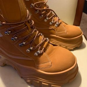 Buffalo women’s boots tan size 41